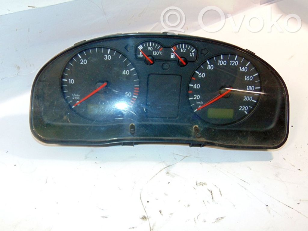 Volkswagen PASSAT B5 Vitezometru (grup de instrumente) 