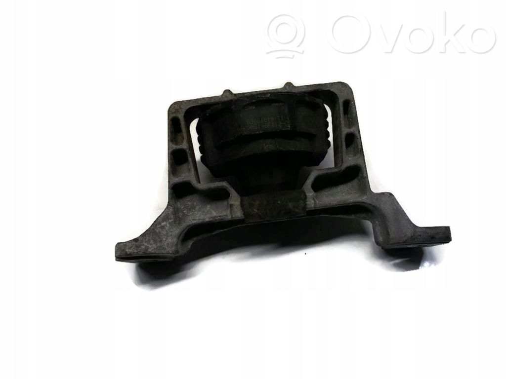 Ford Focus Engine mount bracket 