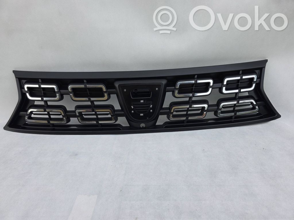 Dacia Duster II Front bumper upper radiator grill 