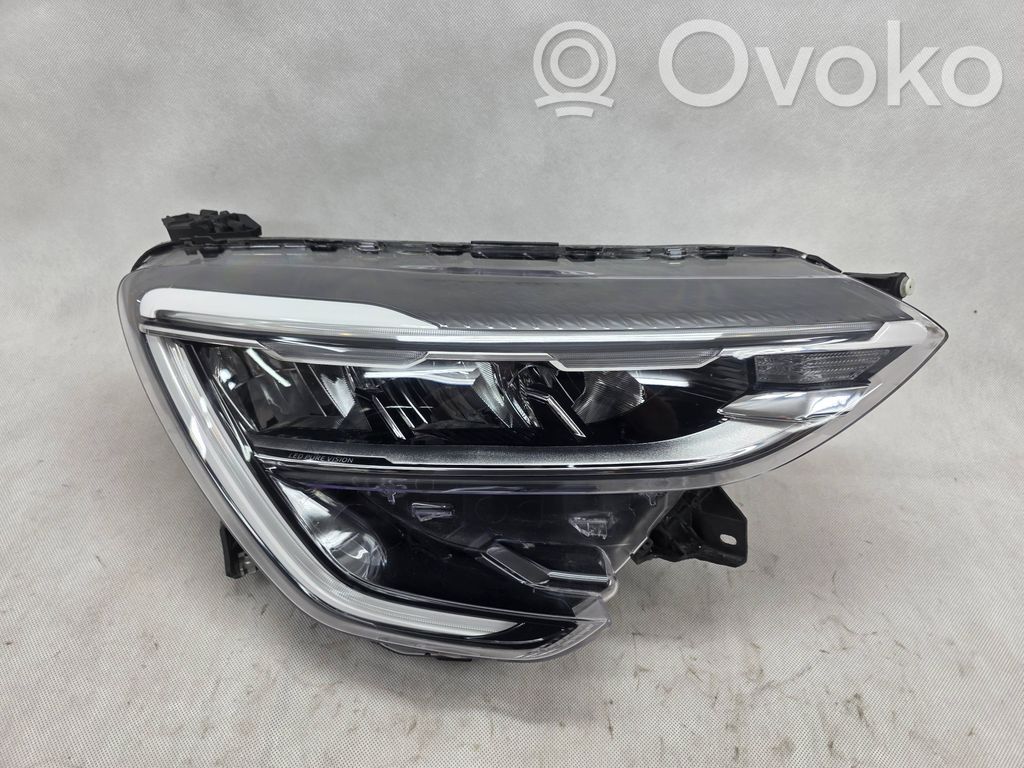 Renault Arkana Lampa przednia 
