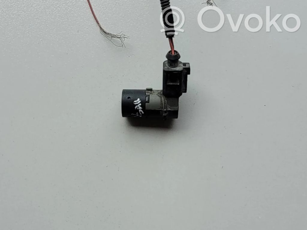 Volkswagen PASSAT B5.5 Rear parking sensor holder (PDC) 