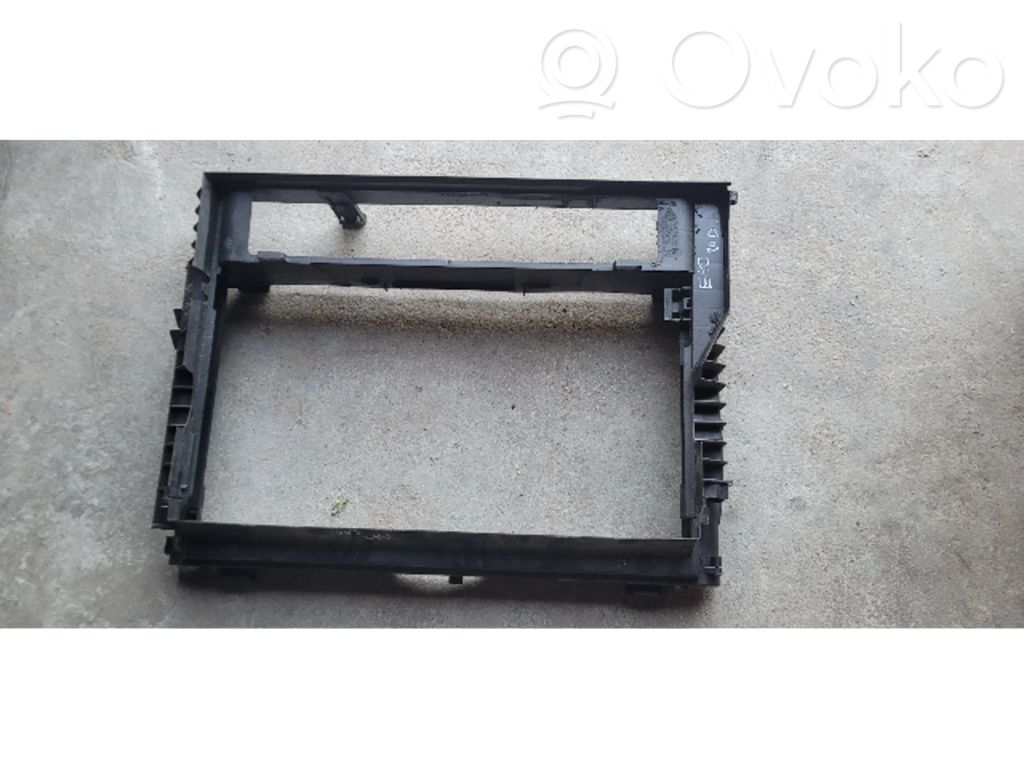 Radiator support slam panel bracket   7787830