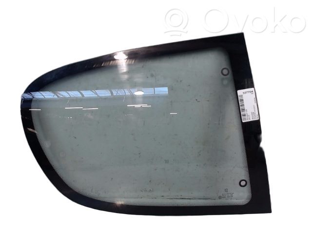 Peugeot 206 Ventanilla de ventilación de la puerta trasera 