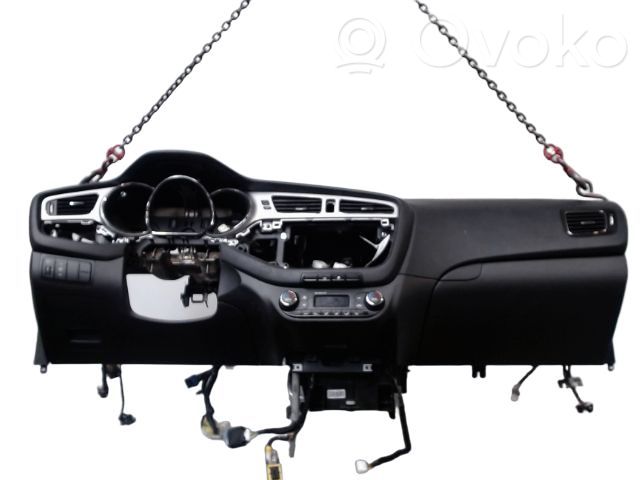 Dashboard   84710A2000WK,84710A2000WK