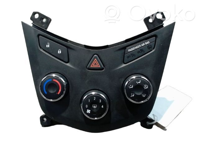 Chevrolet Aveo Climate control unit 