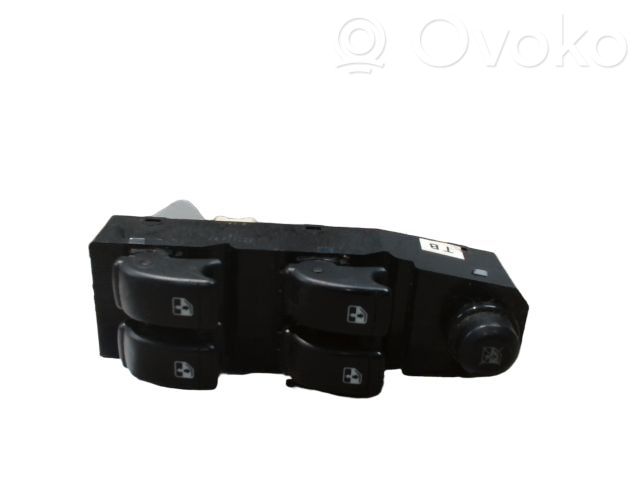 Chevrolet Aveo Electric window control switch 