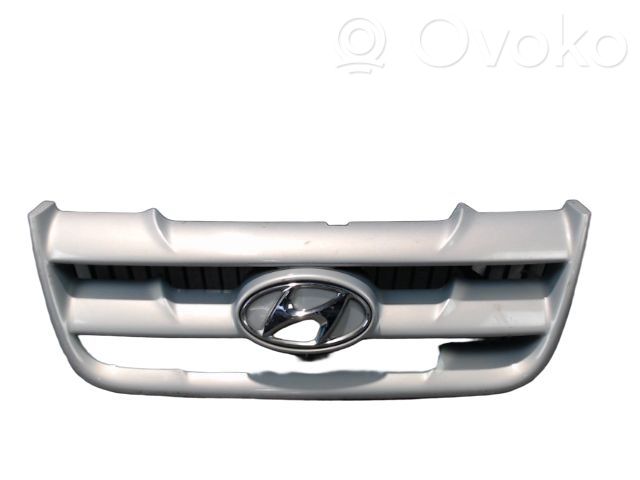 Hyundai Matrix Etupuskurin ylempi jäähdytinsäleikkö 