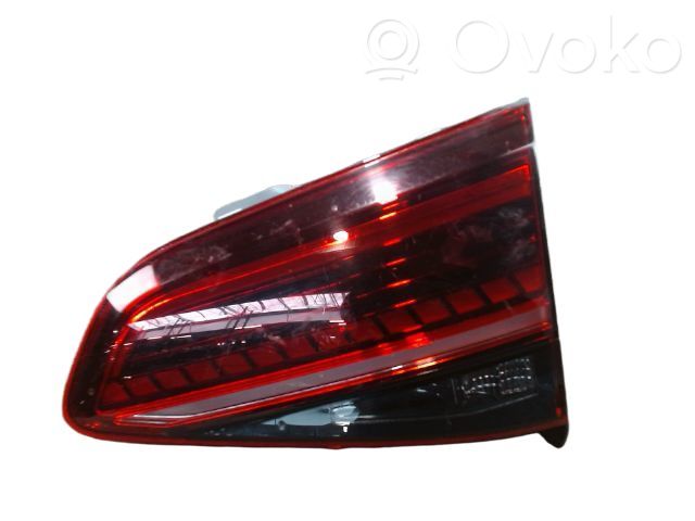 Volkswagen Golf VII Lampy tylnej klapy bagażnika 