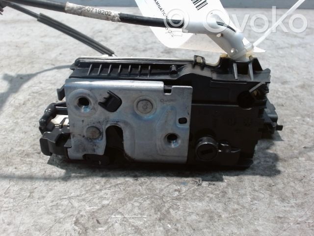 Peugeot 208 I Zamek drzwi tylnych 