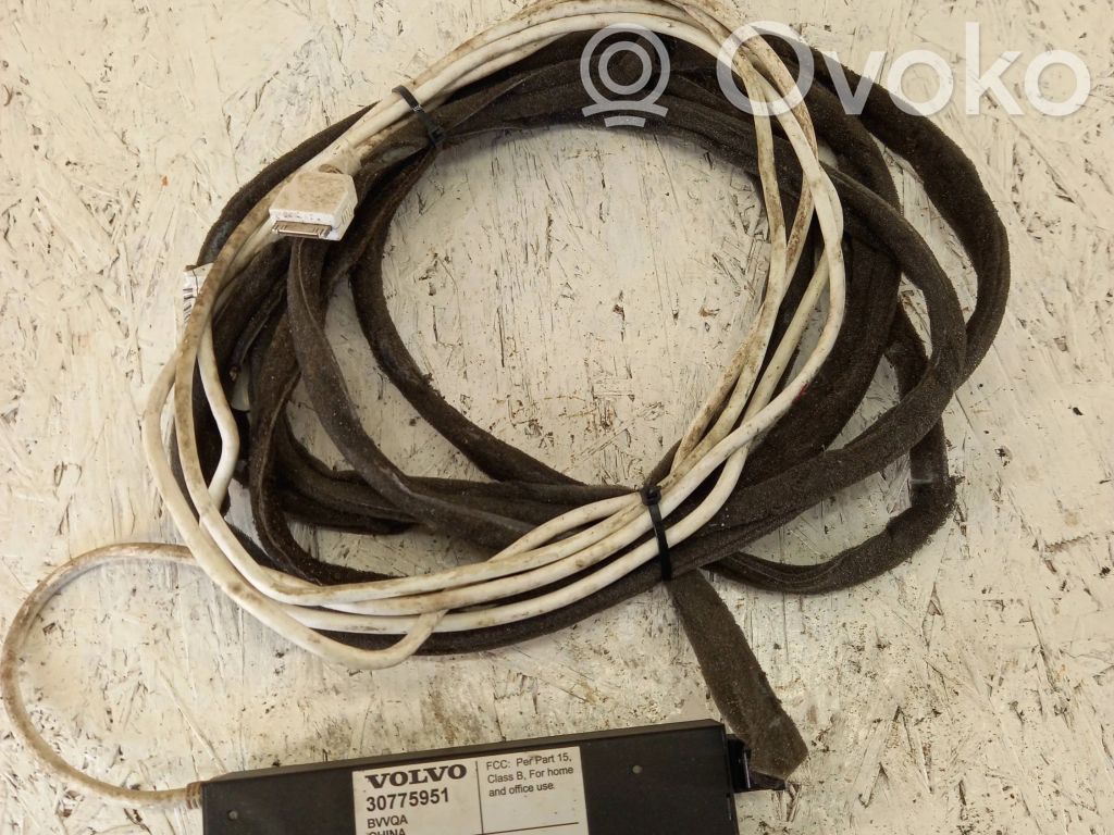 Volvo V70 iPod connector socket 