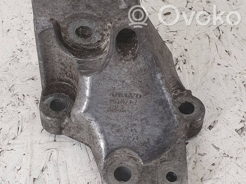 Engine mounting bracket   8634123