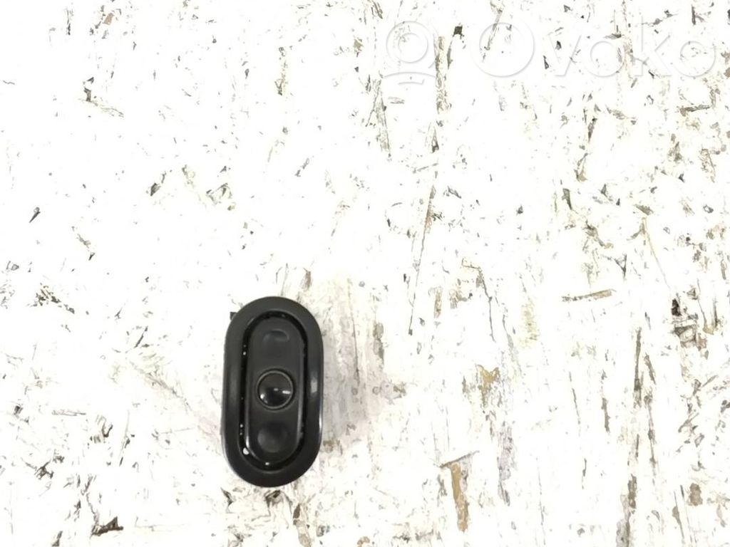 Steering wheel buttons/switches   23199