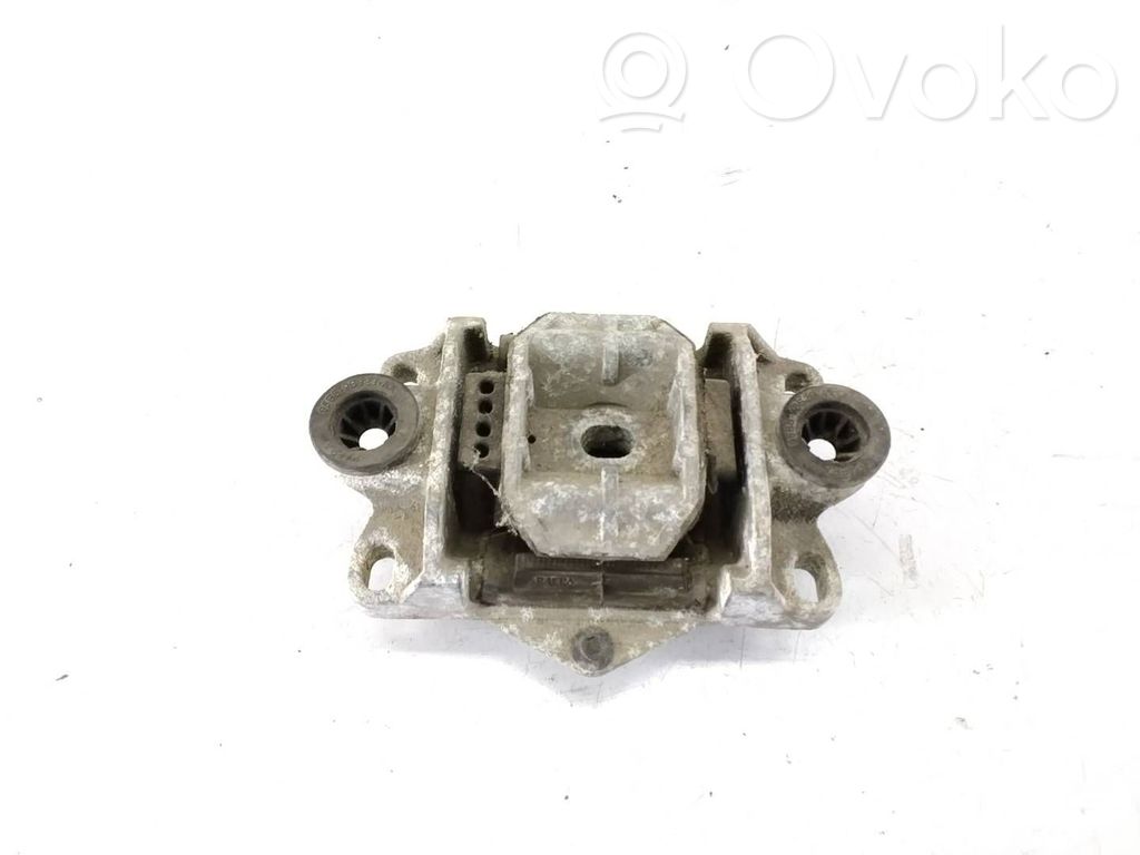 Engine mount bracket   P4FPA,95BB9B929AA