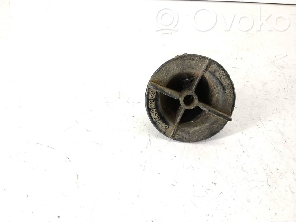 Opel Vectra B Rezerves riteņa skrūve 