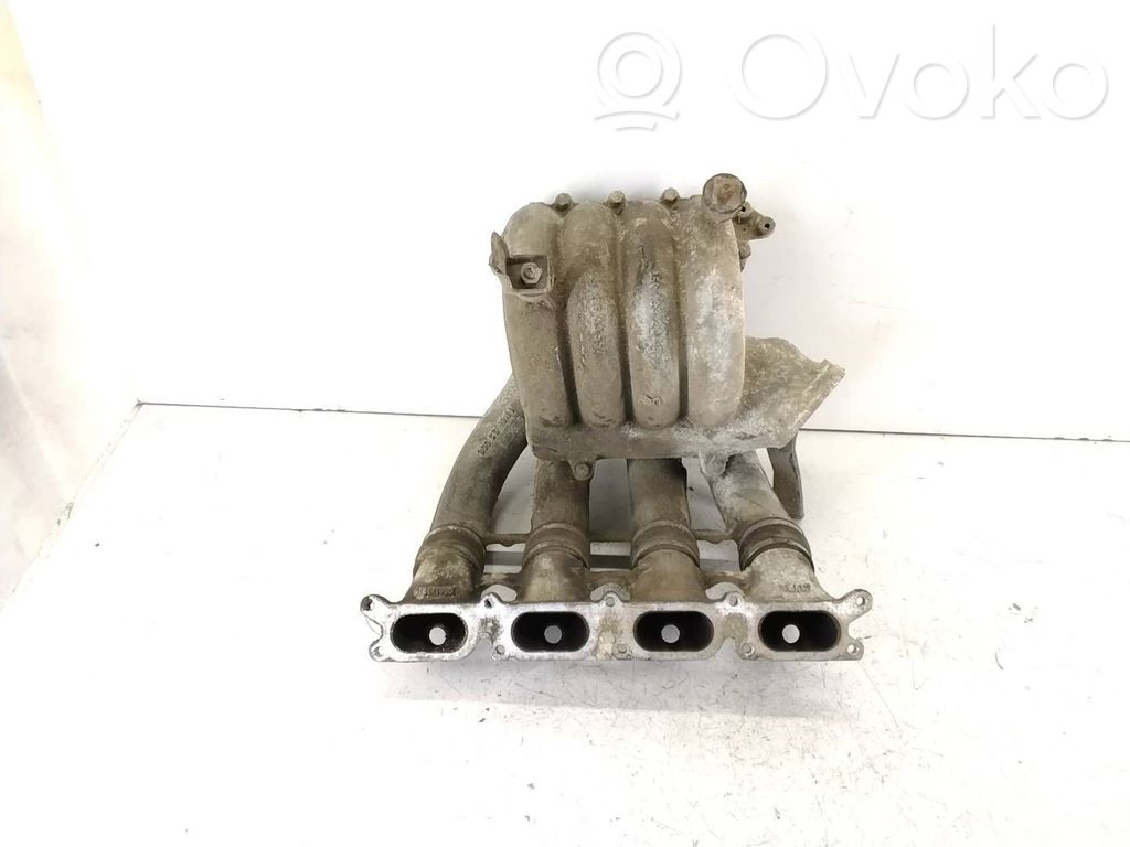 Audi A4 S4 B5 8D Colector de admisión 