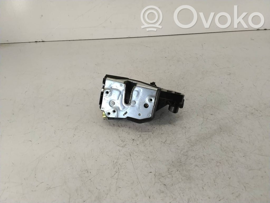 BMW 3 E46 Priekšpusē slēdzene 