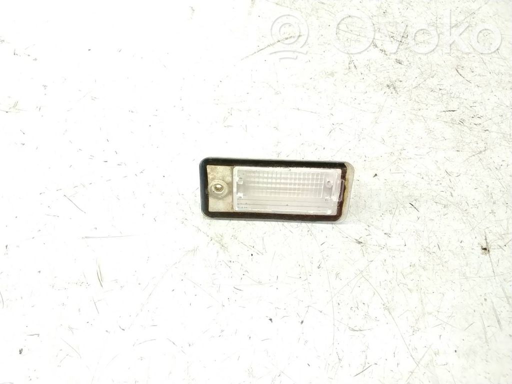 Audi A4 S4 B5 8D Éclairage de plaque d'immatriculation 