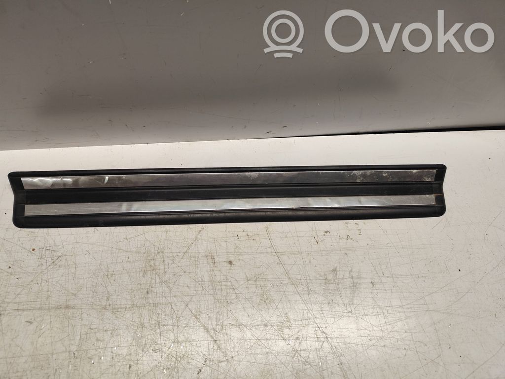 BMW 3 E46 Etuoven kynnyksen suojalista 