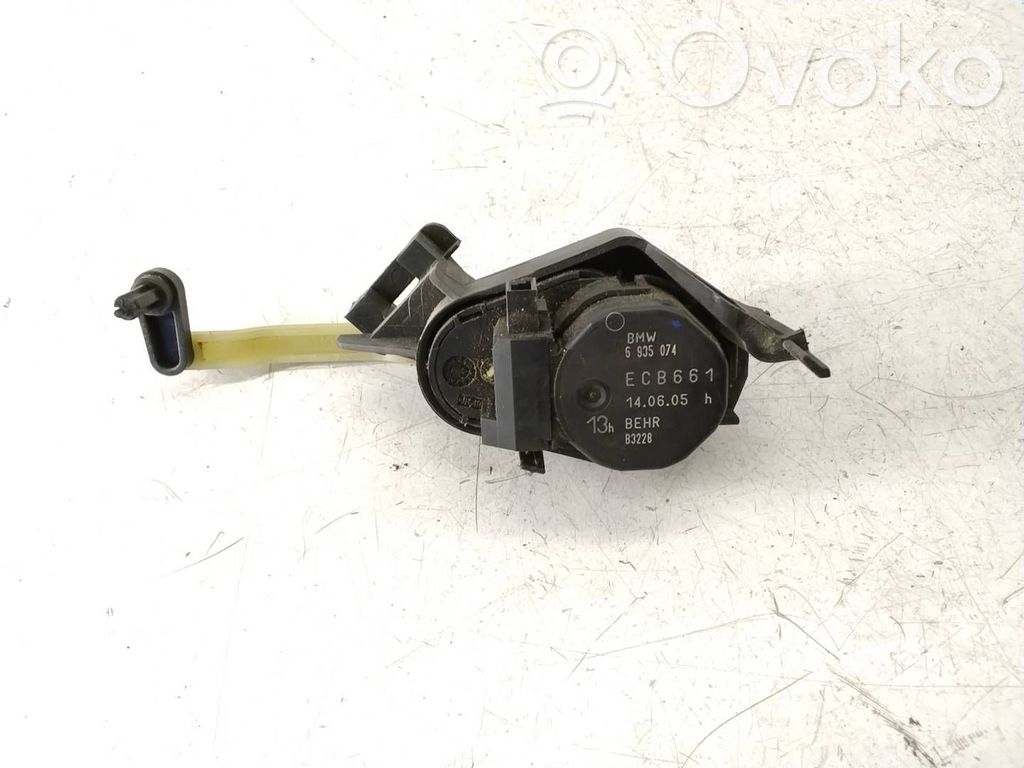 BMW 7 E65 E66 Oro sklendės varikliukas 