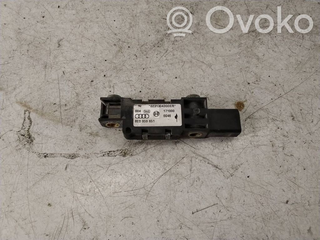 Audi A4 S4 B6 8E 8H Turvatyynyn törmäysanturi 