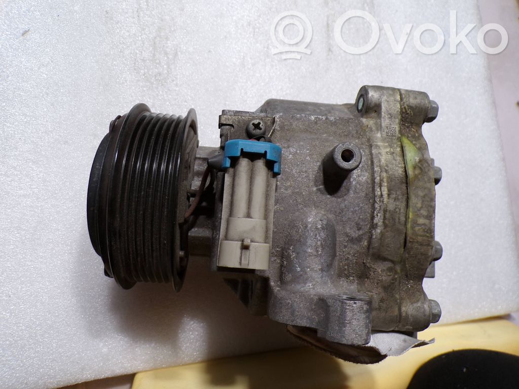 Kompresor / Sprężarka klimatyzacji A/C   39040231,33040231