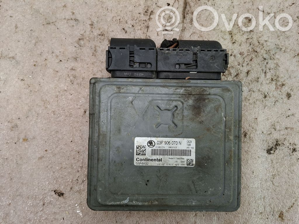 Skoda Fabia Mk2 (5J) Engine control unit/module 