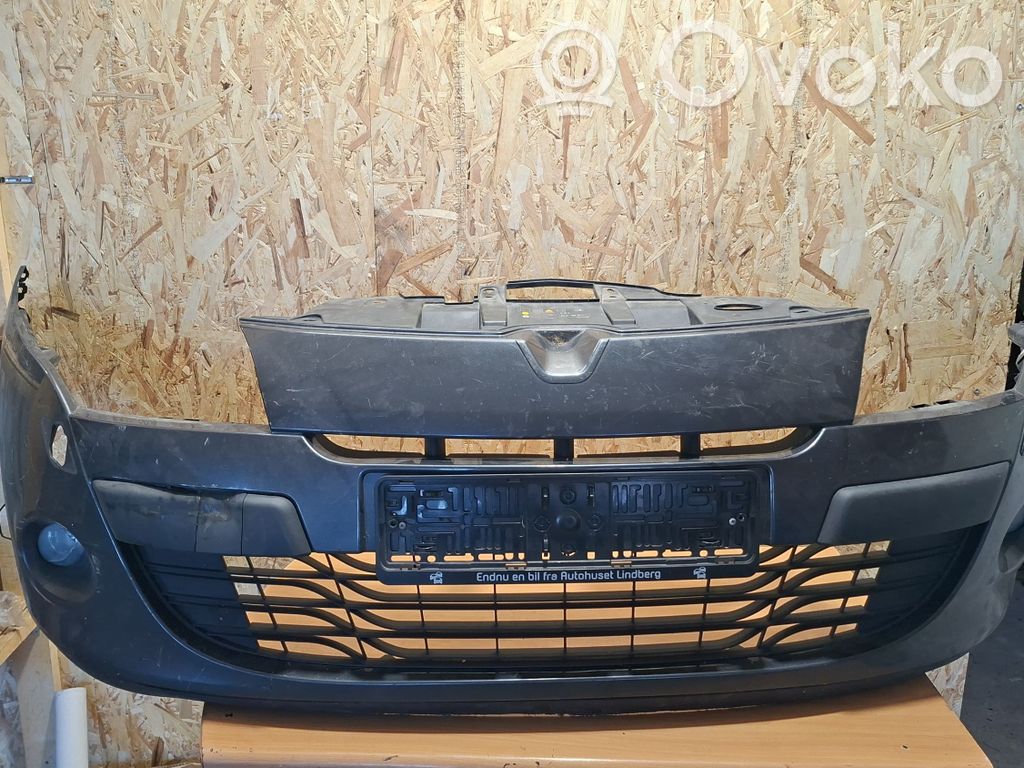 Renault Megane III Parachoques delantero 