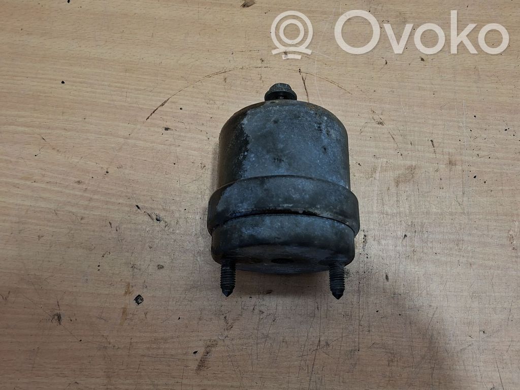 Volkswagen Transporter - Caravelle T4 Engine mount bracket 