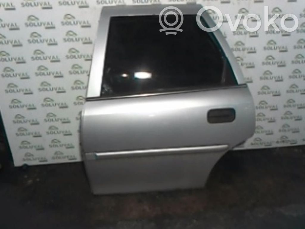 Opel Vectra B Puerta trasera 