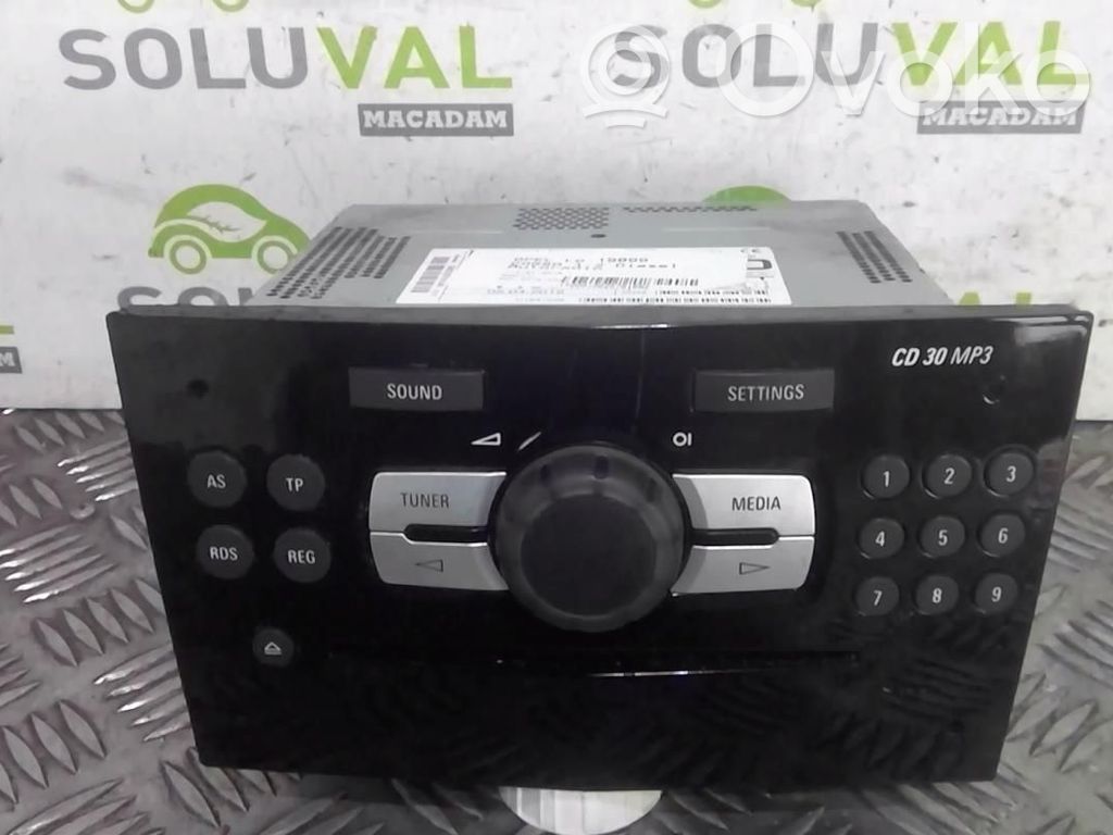 Opel Corsa D Panel / Radioodtwarzacz CD/DVD/GPS 