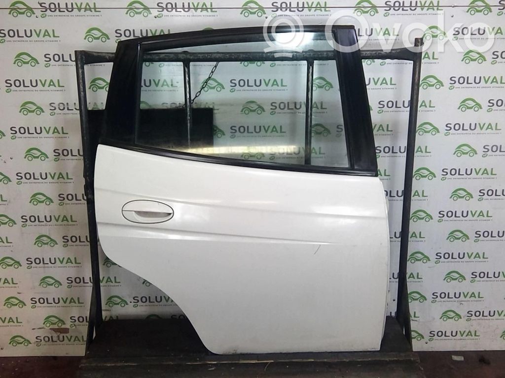 Chevrolet Rezzo Puerta trasera 