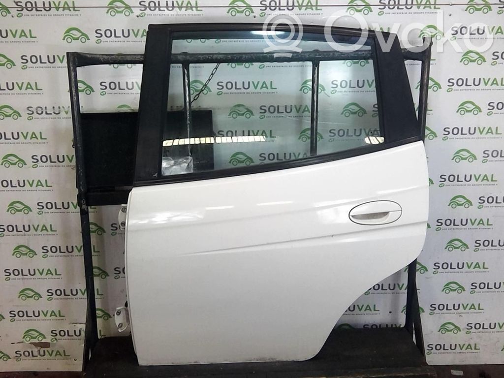 Chevrolet Rezzo Puerta trasera 