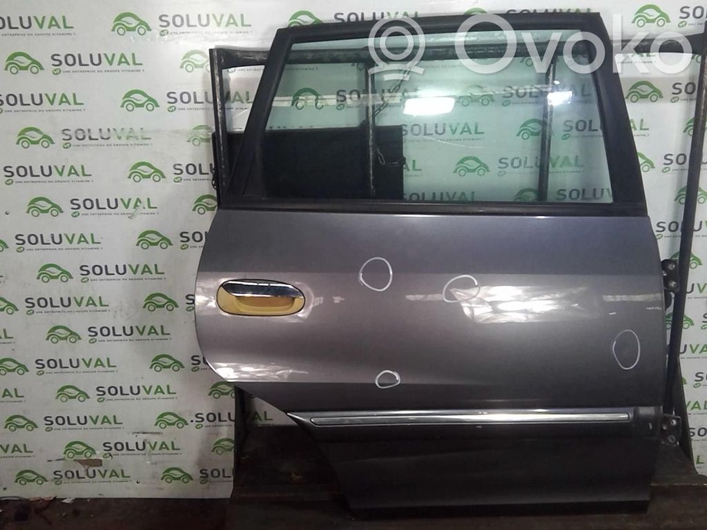 KIA Carens I Puerta trasera 