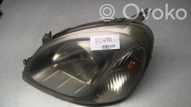 Toyota Yaris Lampa przednia 