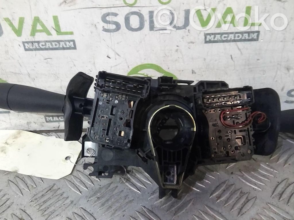 Dacia Logan I Bloc semnalizator și ștergător parbriz 