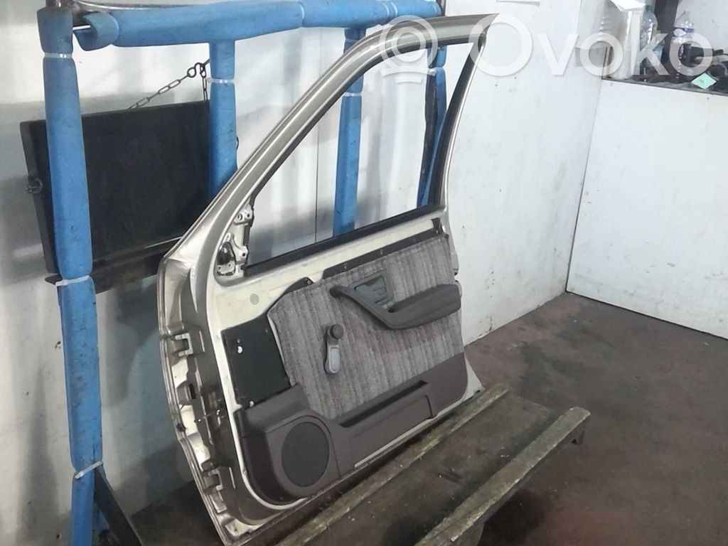 Peugeot 405 Durvis 