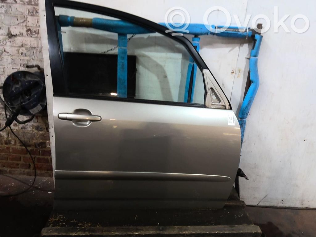 Toyota Corolla Verso E121 Front door 