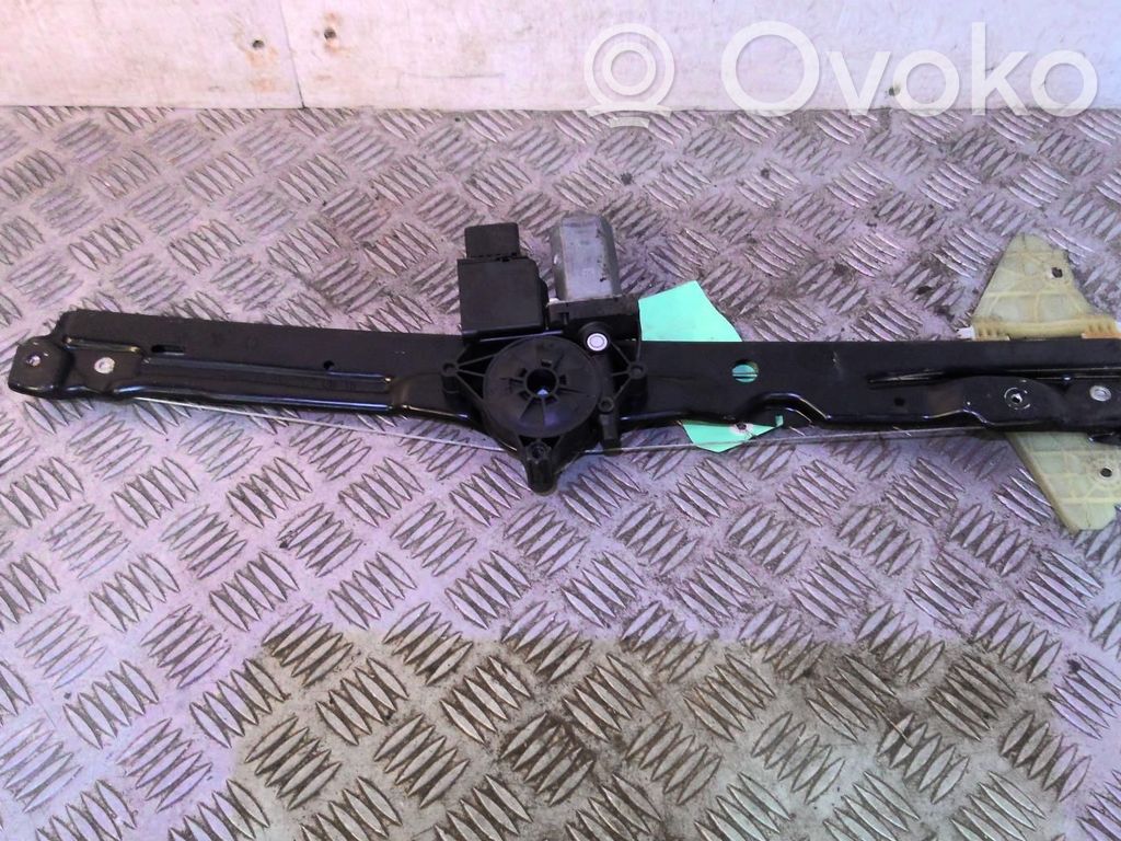 Peugeot Traveller Macara ușă față cu motor 