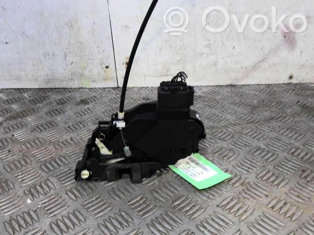 Land Rover Freelander 2 - LR2 Zamek drzwi tylnych 