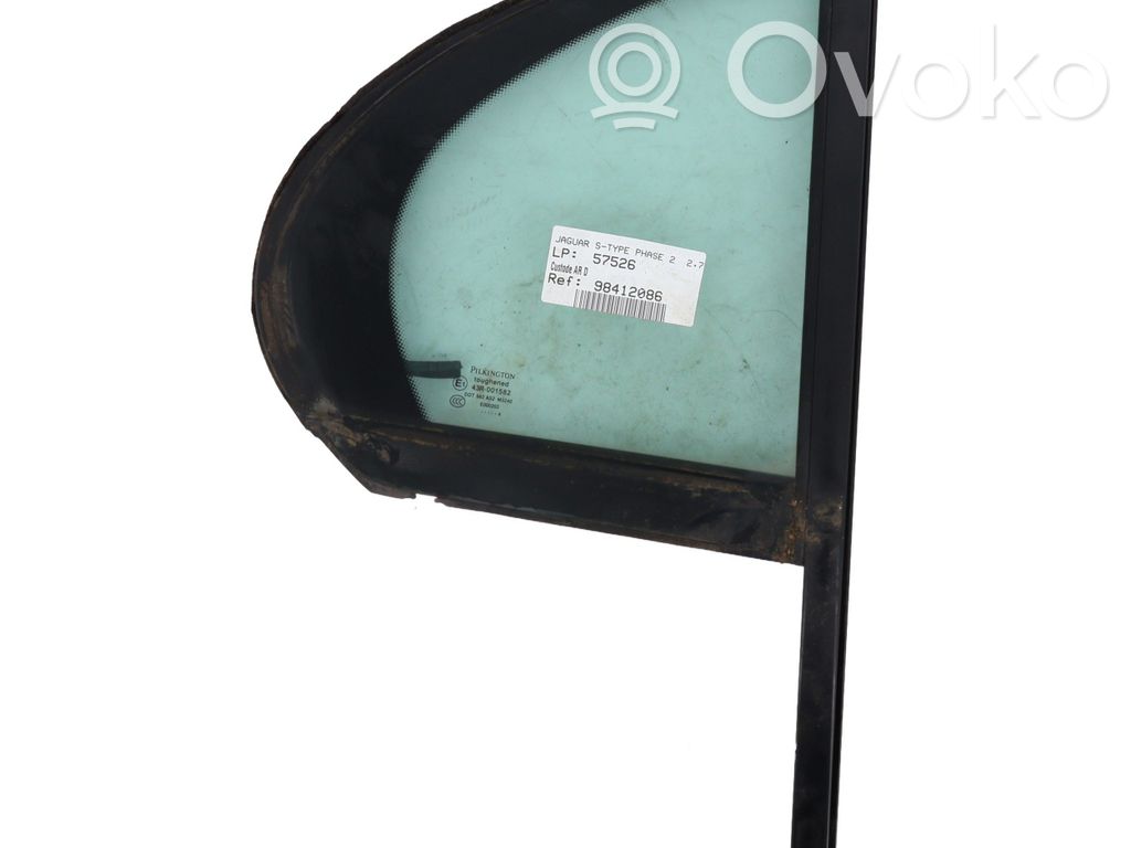 Jaguar S-Type Ventanilla de ventilación de la puerta trasera 