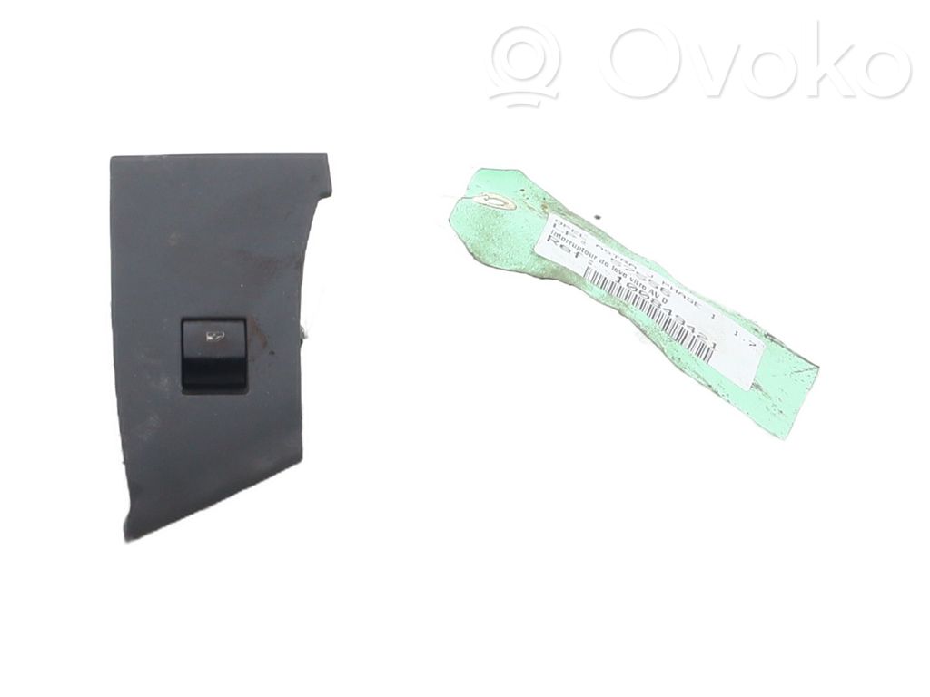 Electric window control switch   13301886