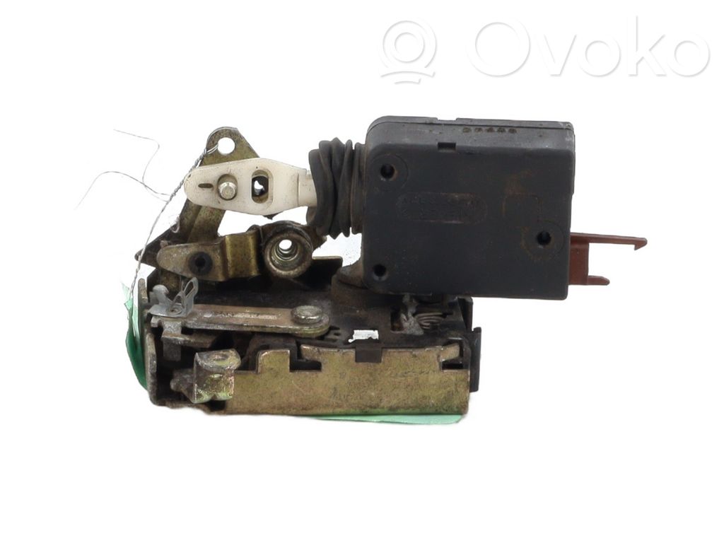 Peugeot 106 Etuoven lukko 