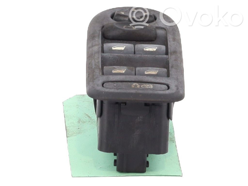 Peugeot 308 Electric window control switch 