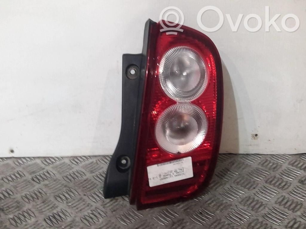 Nissan Micra Lampă spate în caroserie 