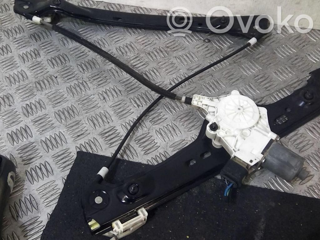 Mécanisme de lève-vitre avec moteur   51337140588