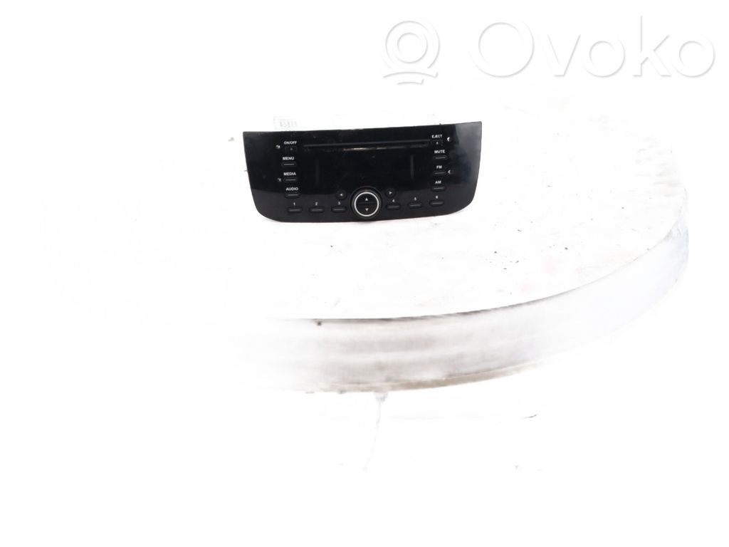 Fiat Punto (199) Panel / Radioodtwarzacz CD/DVD/GPS 