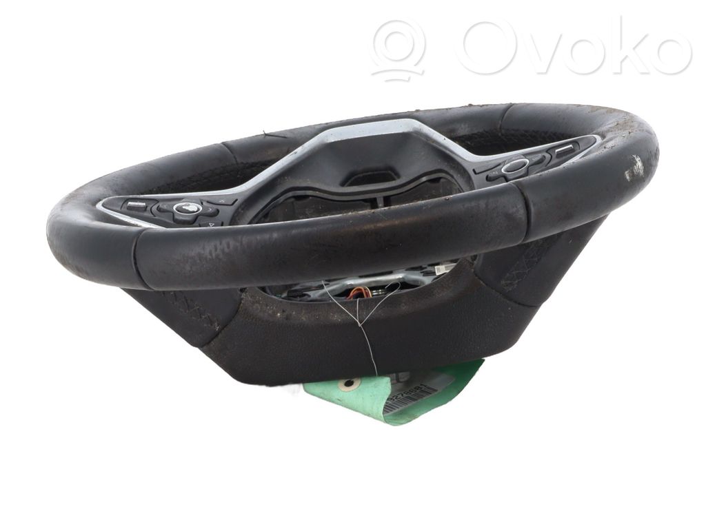 Ohjauspyörä   39016176