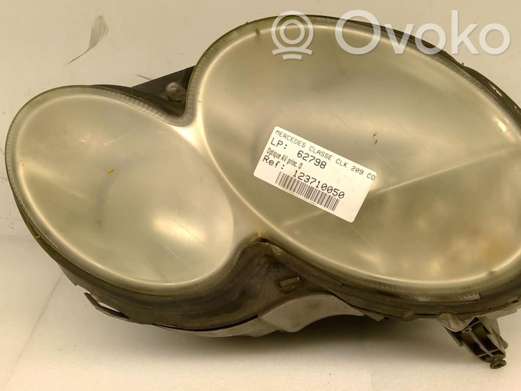 Mercedes-Benz CLK A209 C209 Lampa przednia 