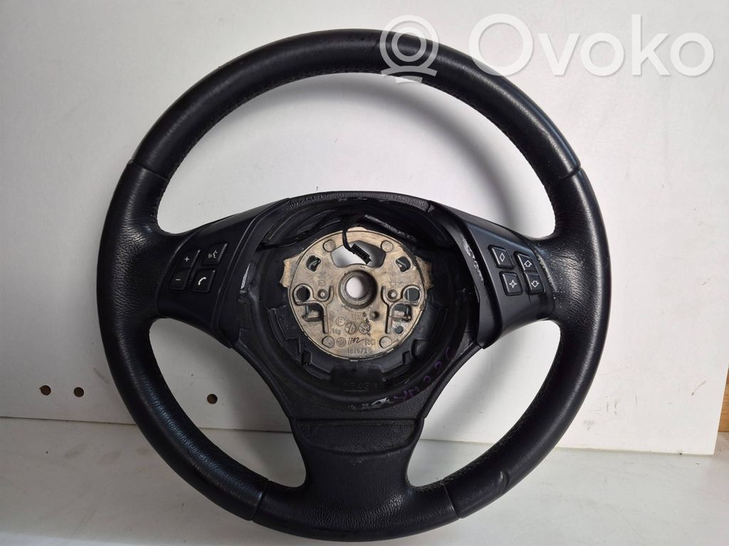 Steering wheel   676454807