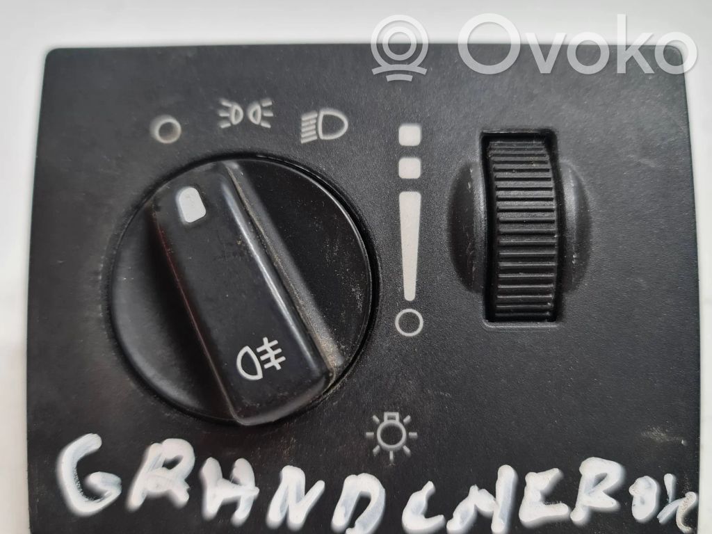 Interruptor de luz   P1AG39DX9AB,51STMEX1C0
